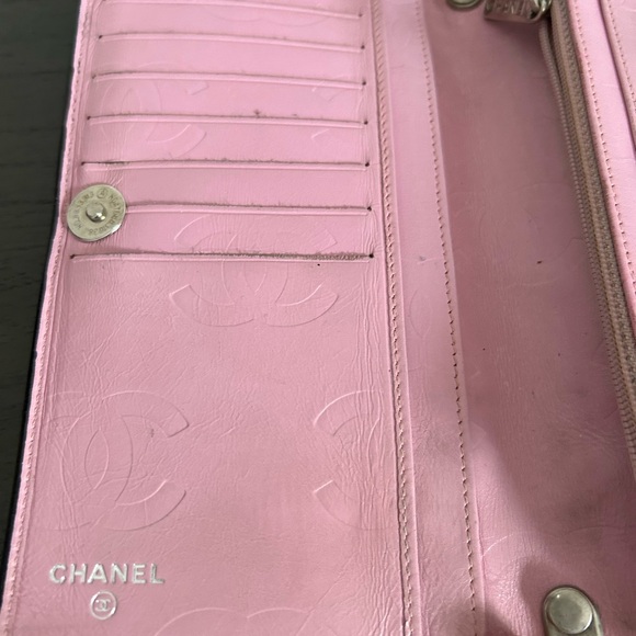 CHANEL Black Quilted Wallet with Chain - Picture 4 of 4